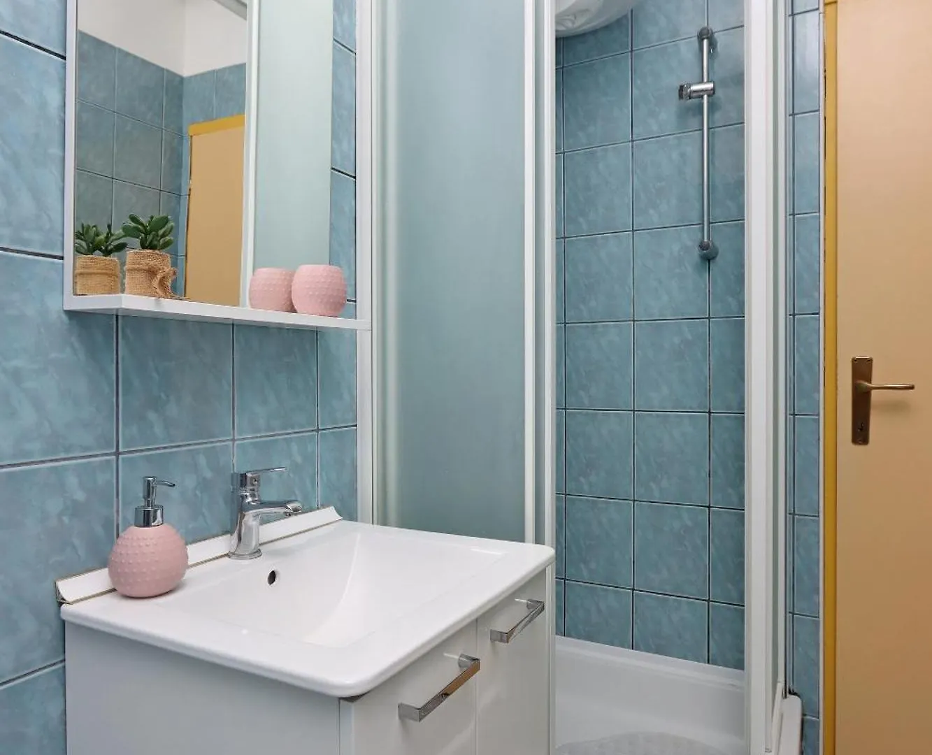 Apartments By The Sea Bakar, Rijeka - 15553